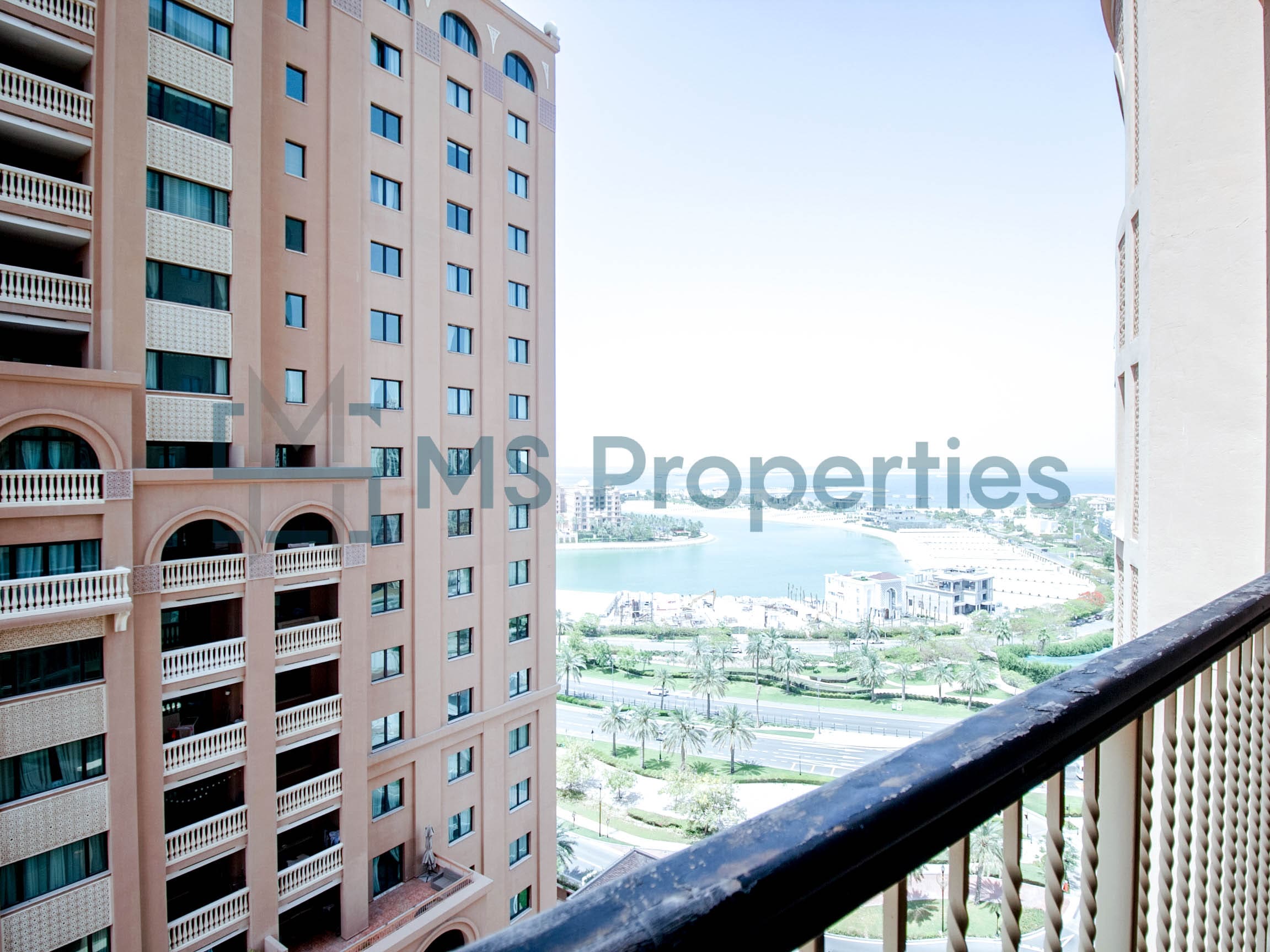 Spacious 1BR Flat with Balcony + Bills Included