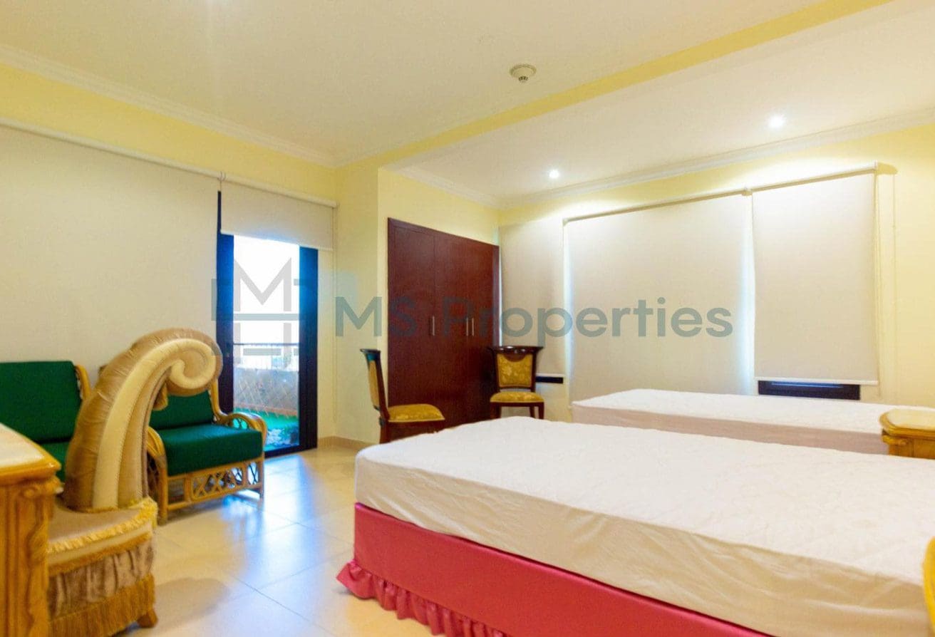 Experience Pearl Living 3B+Maid with Stunning View
