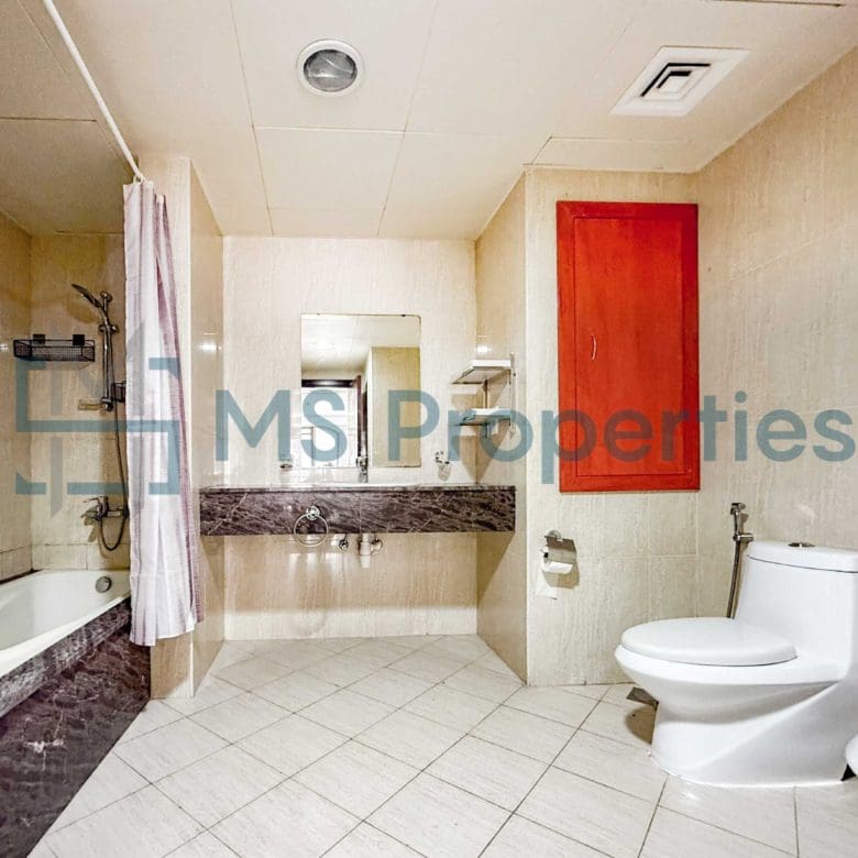 Very Spacious 1BR Apartment with Marina View