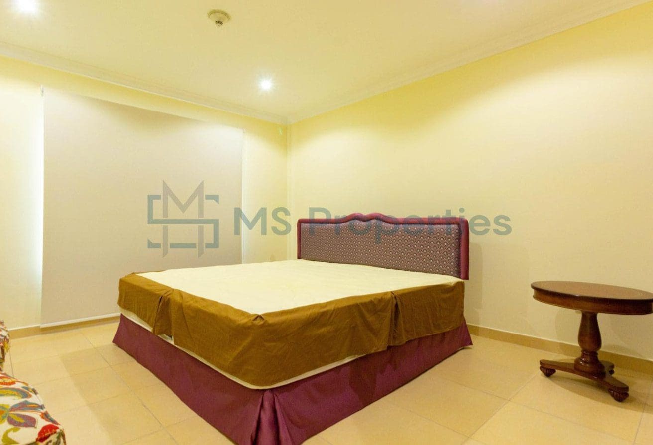 Experience Pearl Living 3B+Maid with Stunning View