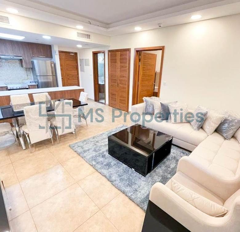 Modern Space 1BR Apartment with Balcony