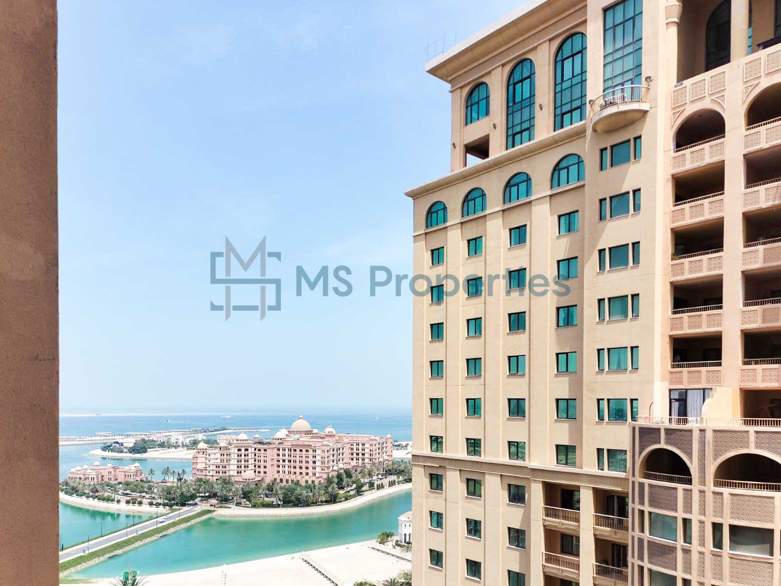 Contemporary 1BR Apartment with Great Balcony