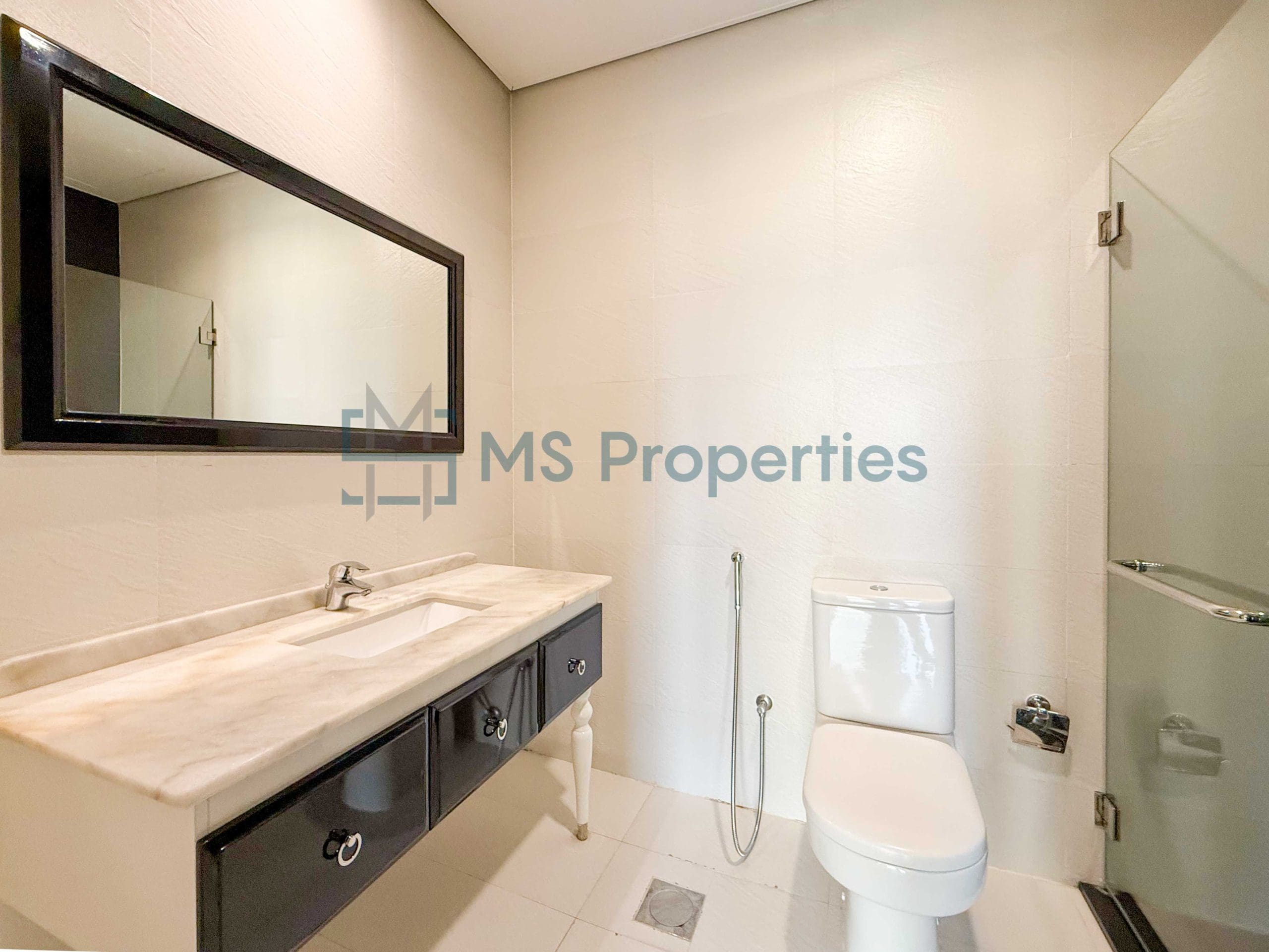 Modern Layout 2BR Apartment +Bills Included