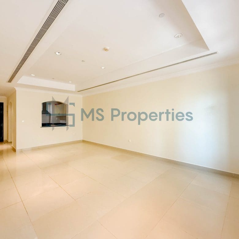 Perfect Space 1BR+Office Apartment with Balcony