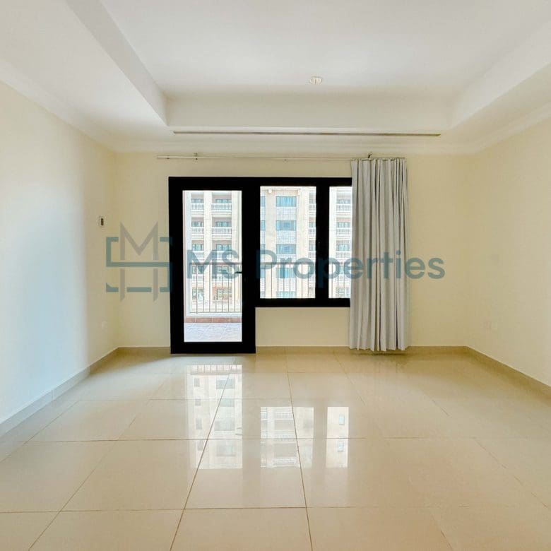 Perfect Space 1BR+Office Apartment with Balcony