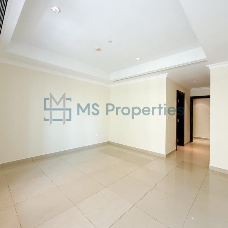 Perfect Space 1BR+Office Apartment with Balcony