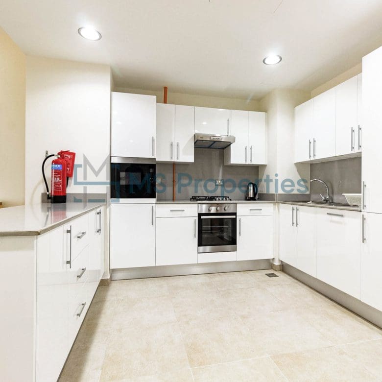Pristine 1BR Apartment with Balcony+Bills Included