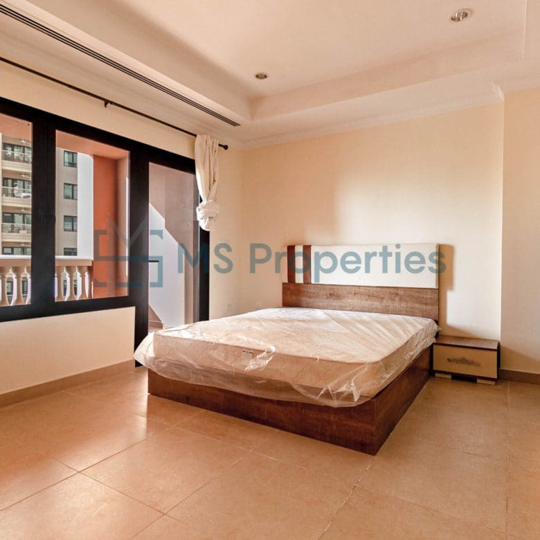 Large Layout 1BR Apartment with View Balcony