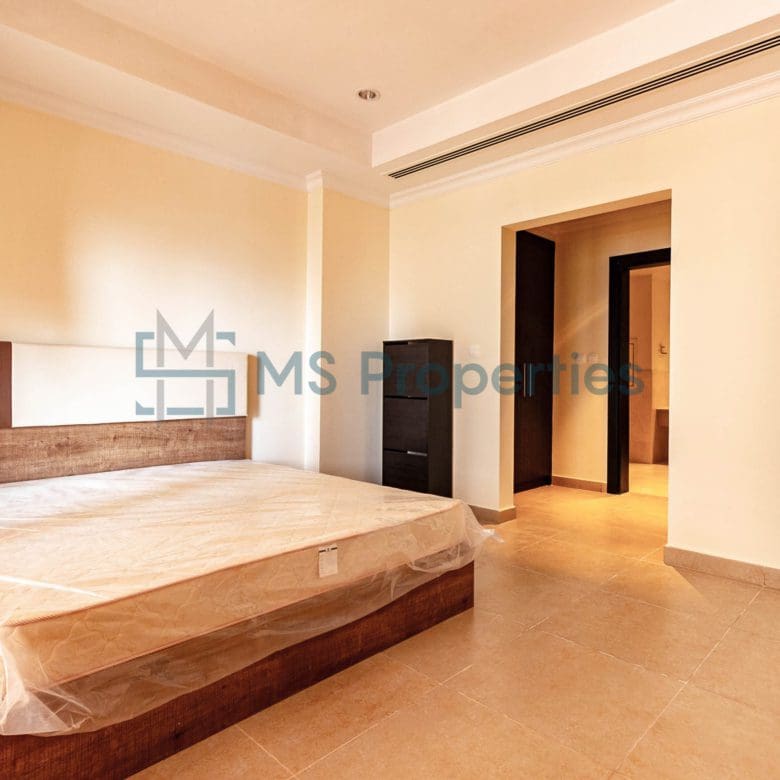 Large Layout 1BR Apartment with View Balcony