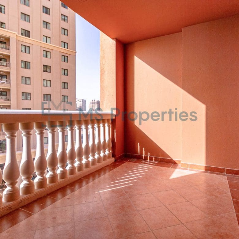 Large Layout 1BR Apartment with View Balcony