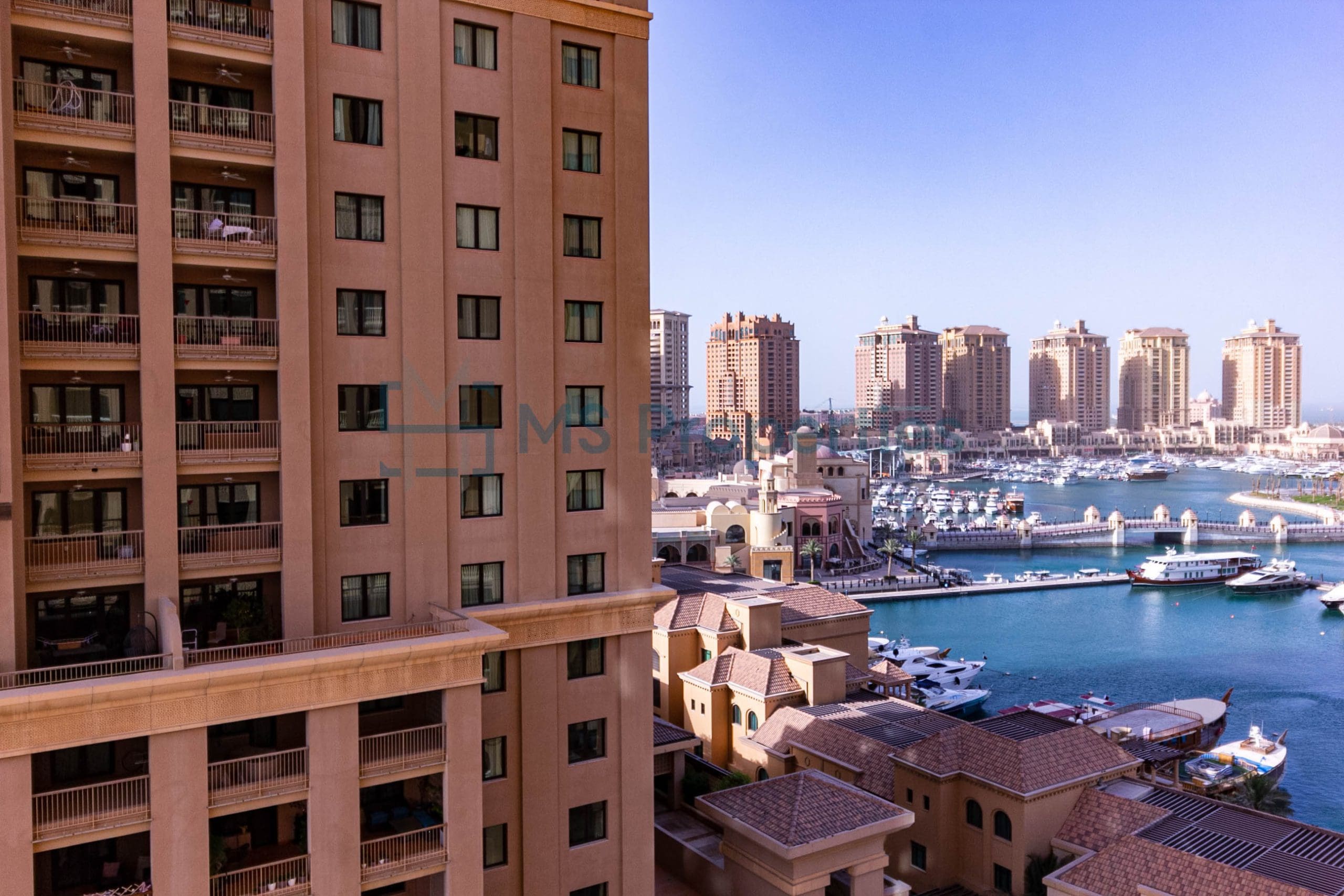 Large Layout 1BR Apartment with View Balcony