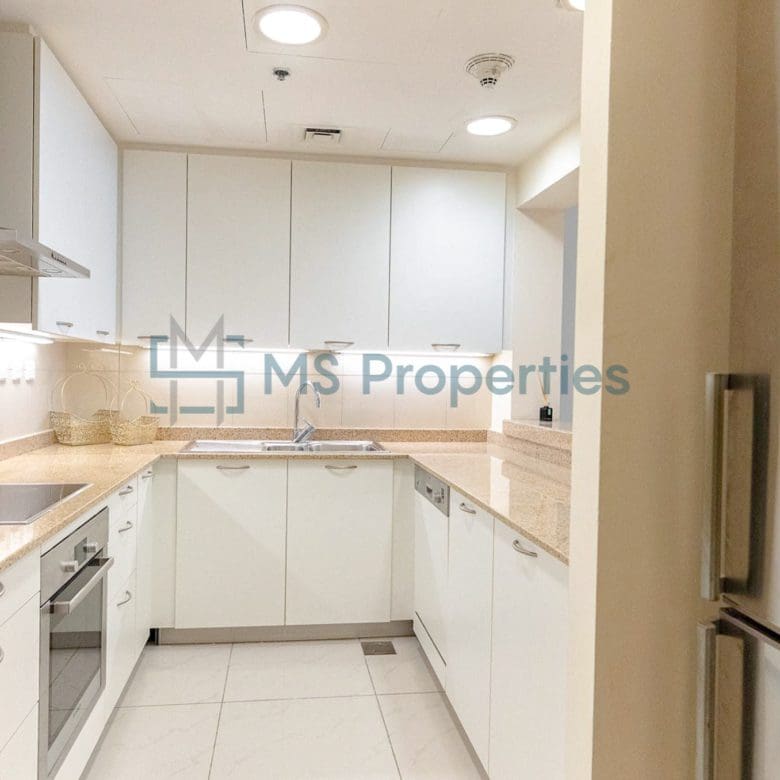Lovely 1BHK Apartment With Marina View Balcony