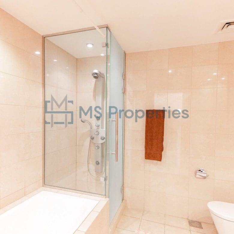 Lovely 1BHK Apartment With Marina View Balcony