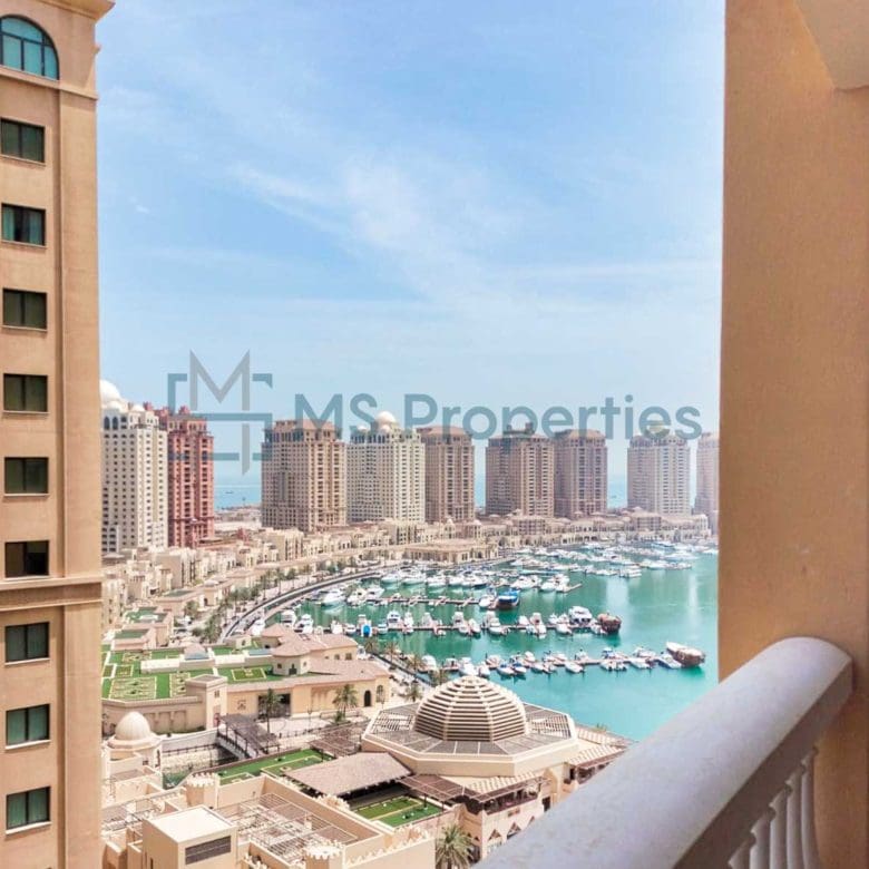 Contemporary 1BR Apartment with Great Balcony