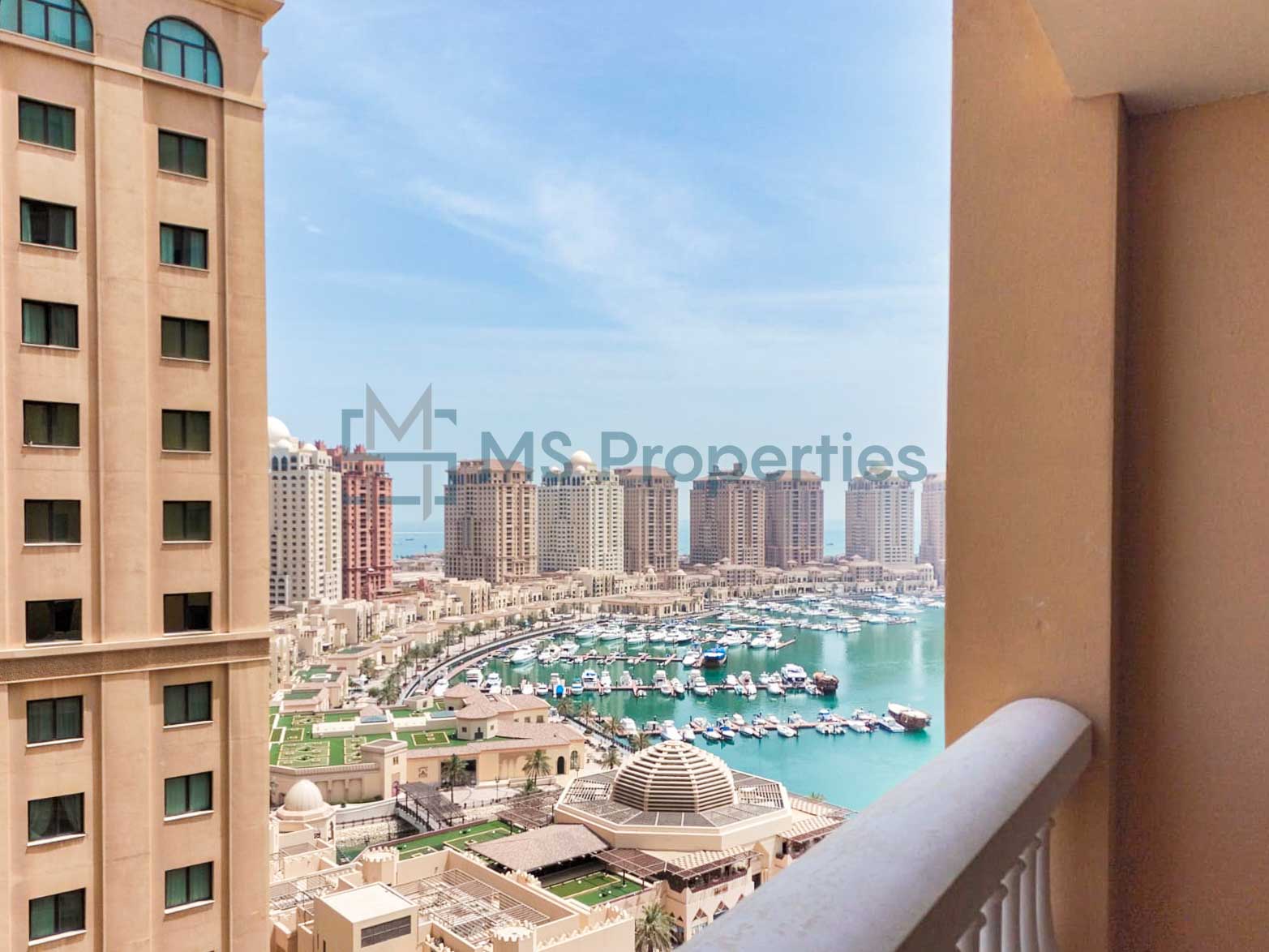 Contemporary 1BR Apartment with Great Balcony