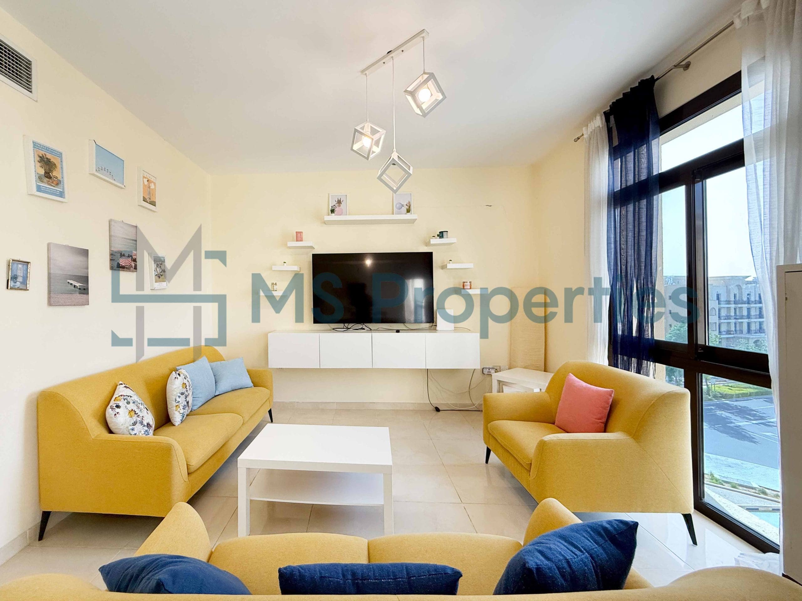 Gorgeous 2BR Apartment in Fox Hills with Balcony