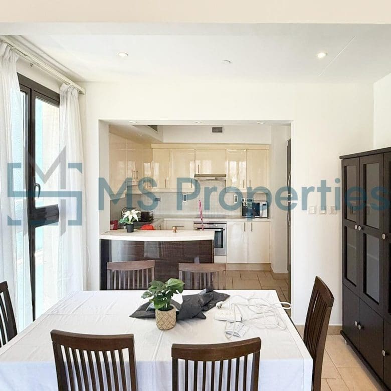 Amazing 1BHK Flat with Balcony in Qanat For Sale