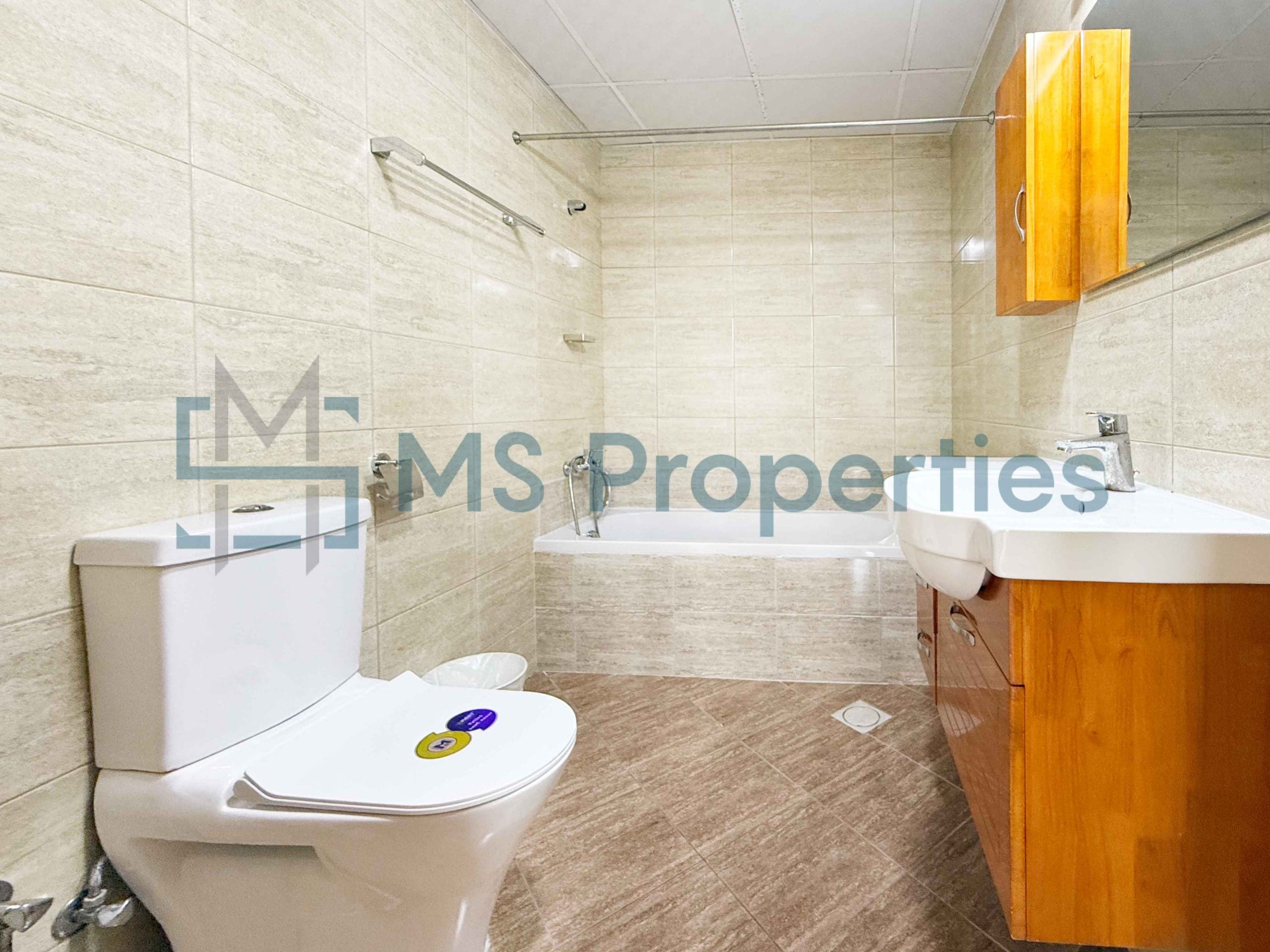 Gorgeous 2BR Apartment in Fox Hills with Balcony
