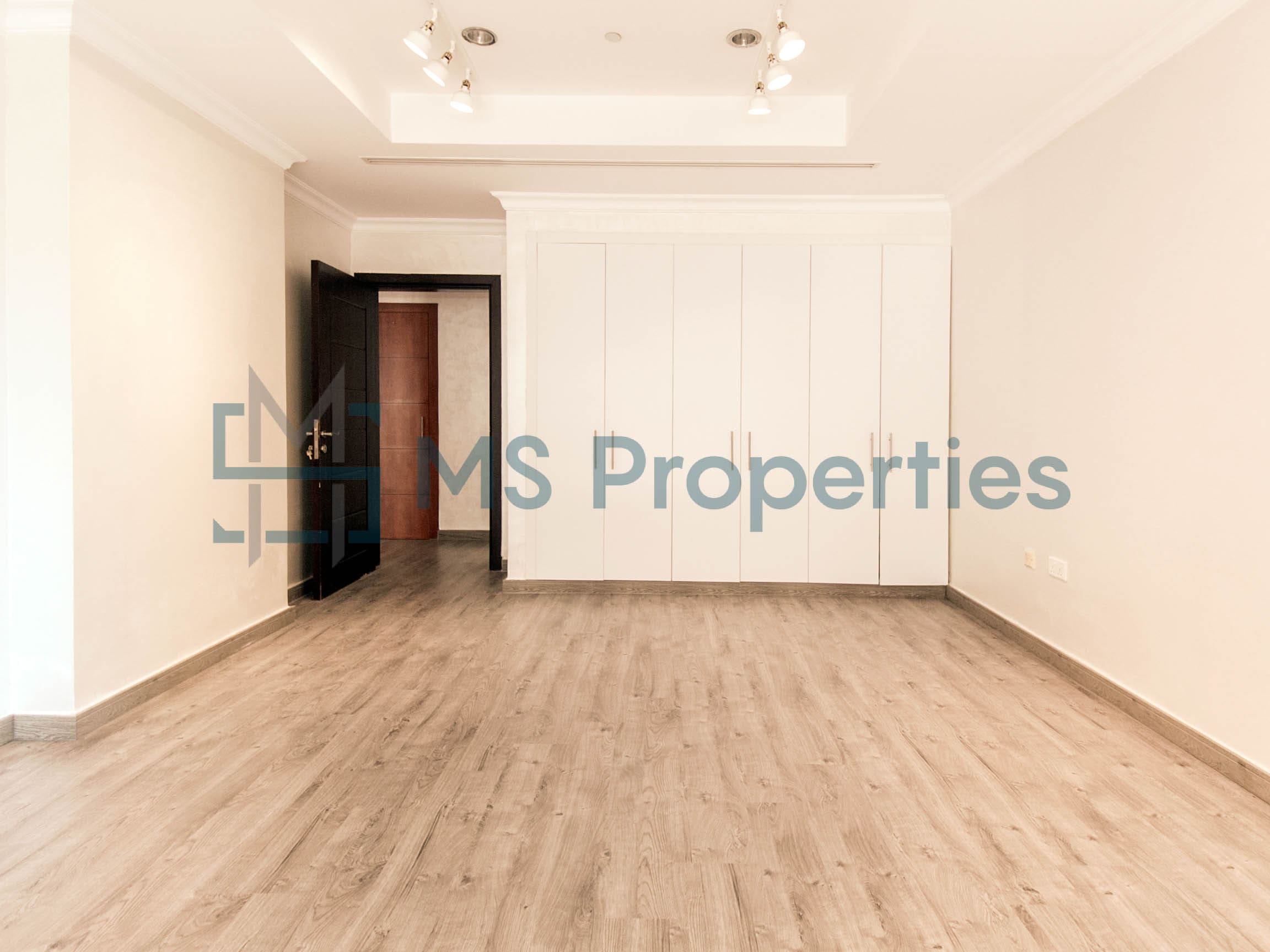 Contemporary 2BR Apartment | Marina Balcony