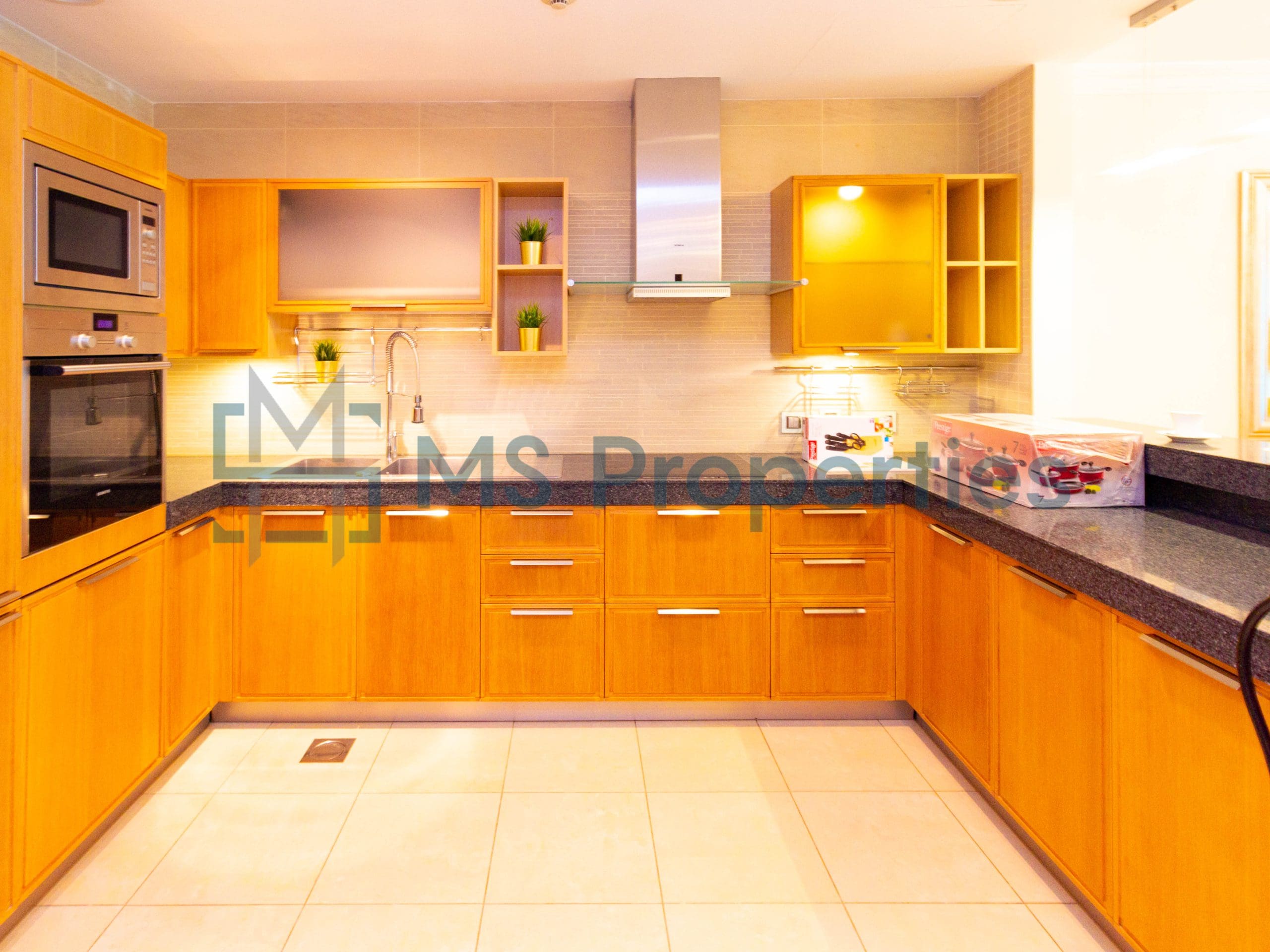 Beautiful 1BR Flat with Balcony +Bills Included