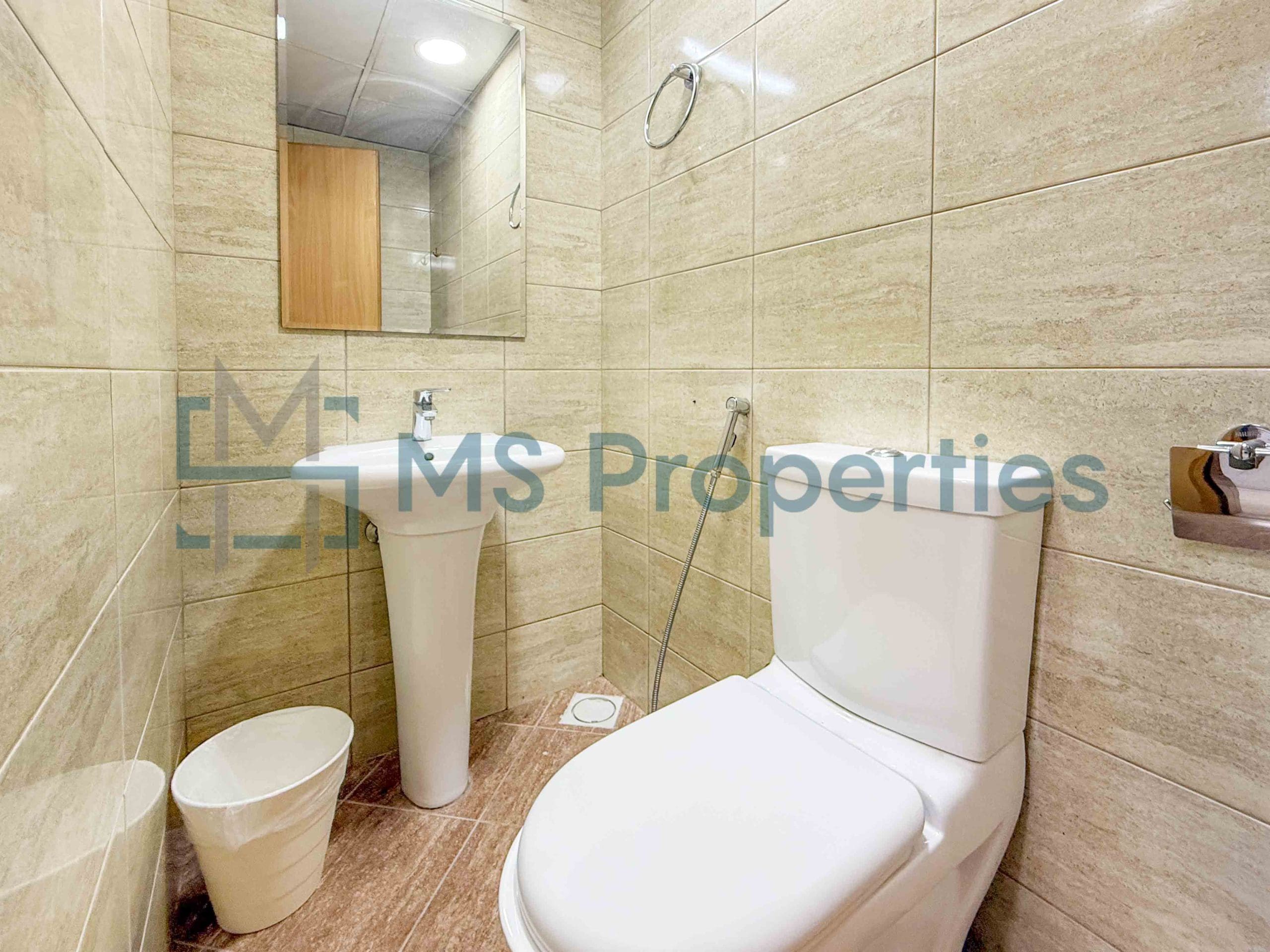 Gorgeous 2BR Apartment in Fox Hills with Balcony