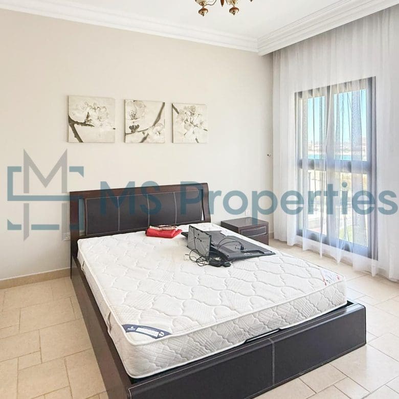 Amazing 1BHK Flat with Balcony in Qanat For Sale