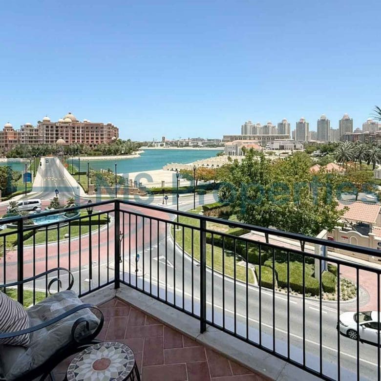 Amazing 1BHK Flat with Balcony in Qanat For Sale