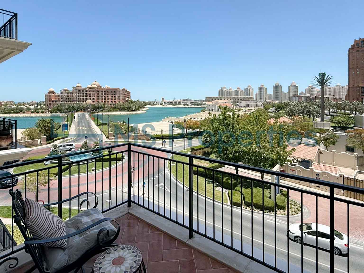 Amazing 1BHK Flat with Balcony in Qanat For Sale