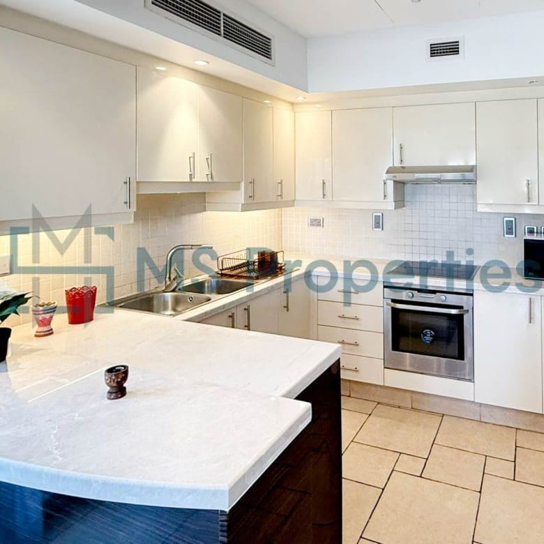 Amazing 1BHK Flat with Balcony in Qanat For Sale