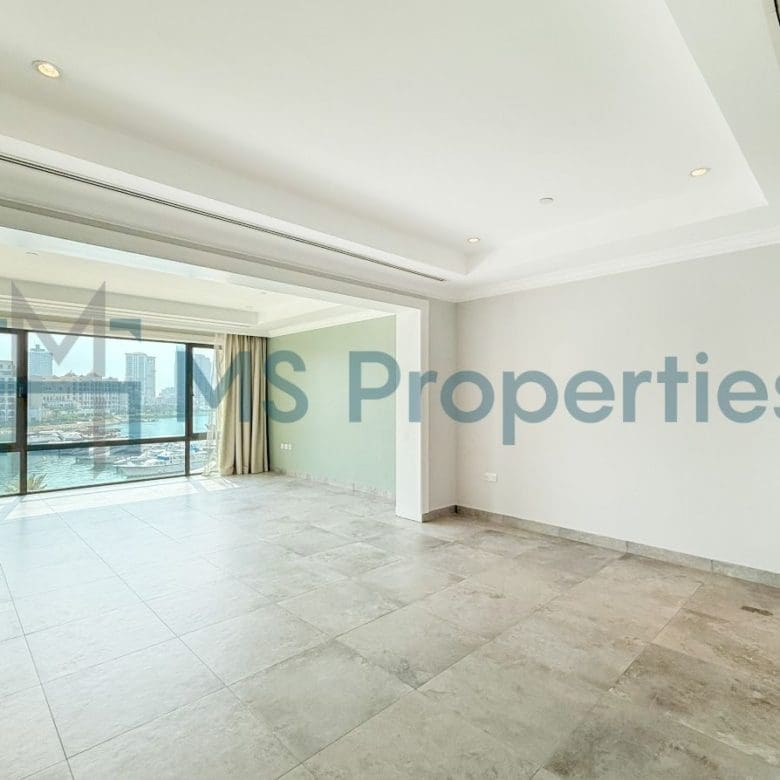 Marvelous 1BR Townhouse with Marina Balcony