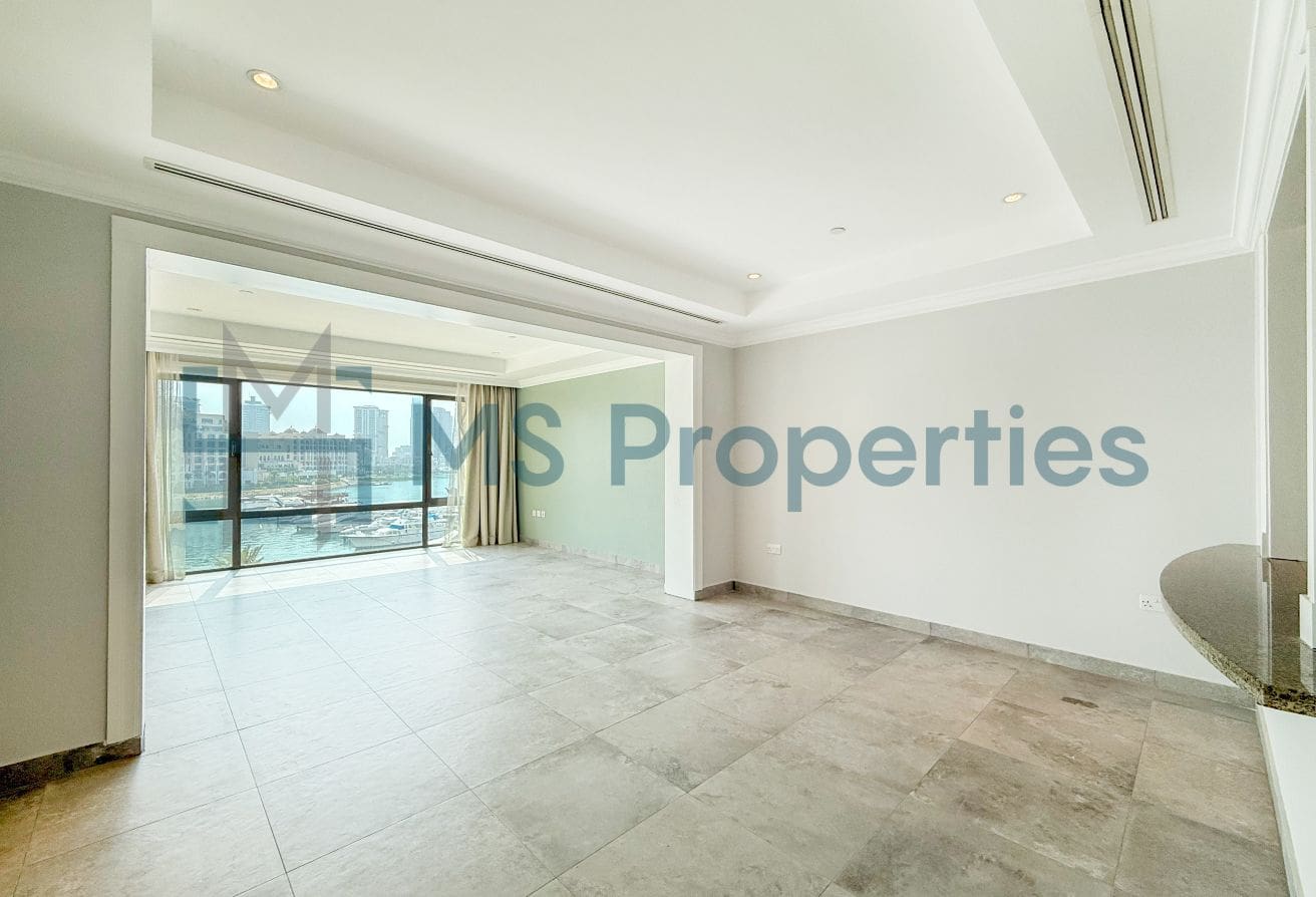 Marvelous 1BR Townhouse with Marina Balcony