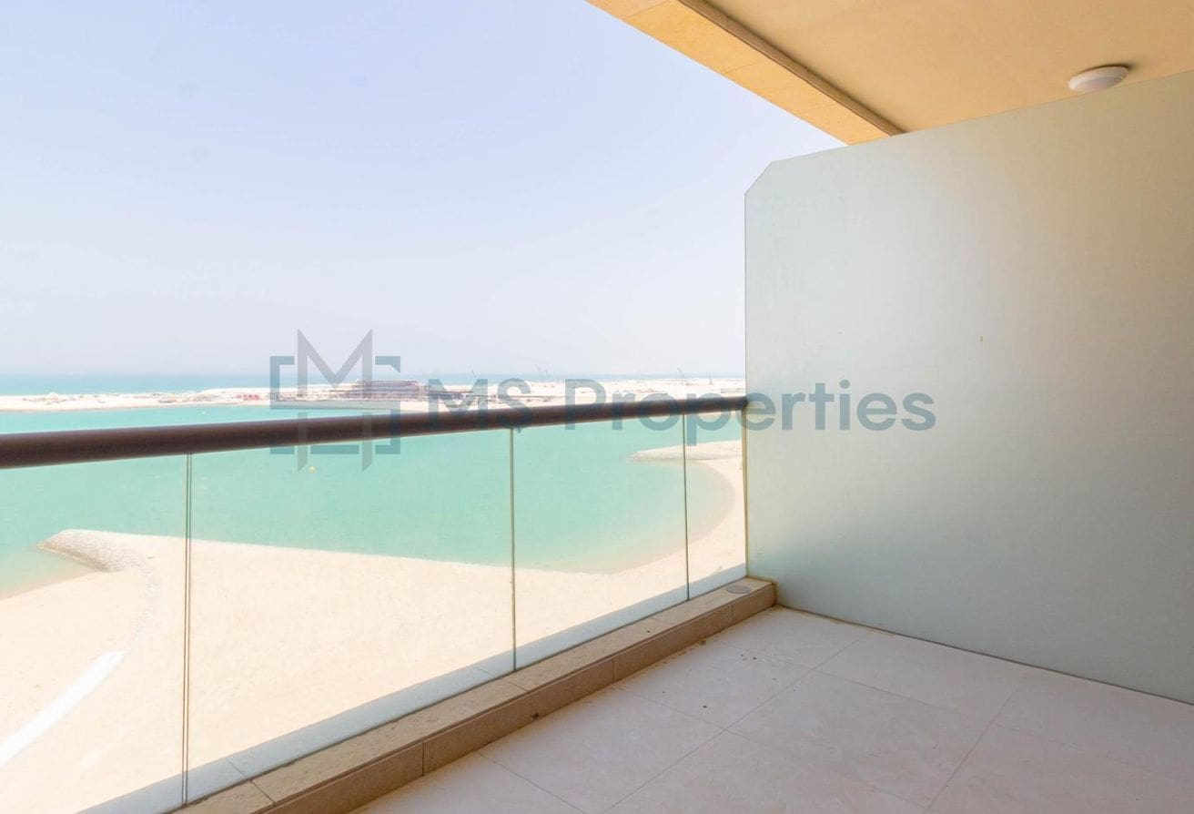 1 Gorgeous 2BR Flat with Amazing Sea View Balcony