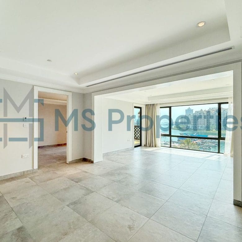 Marvelous 1BR Townhouse with Marina Balcony