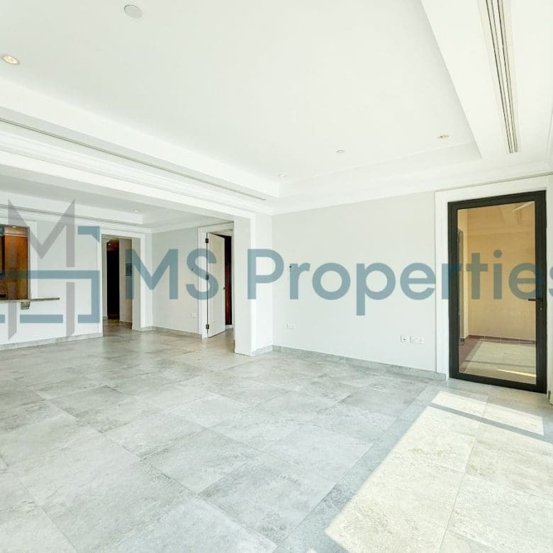 Marvelous 1BR Townhouse with Marina Balcony