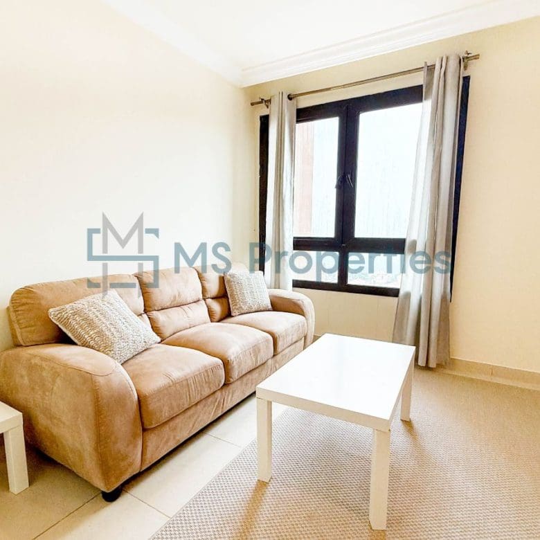 Contemporary Studio Apartment with Sea View
