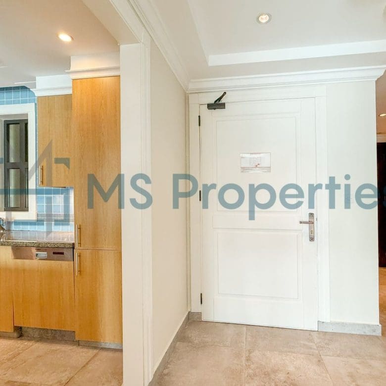 Marvelous 1BR Townhouse with Marina Balcony
