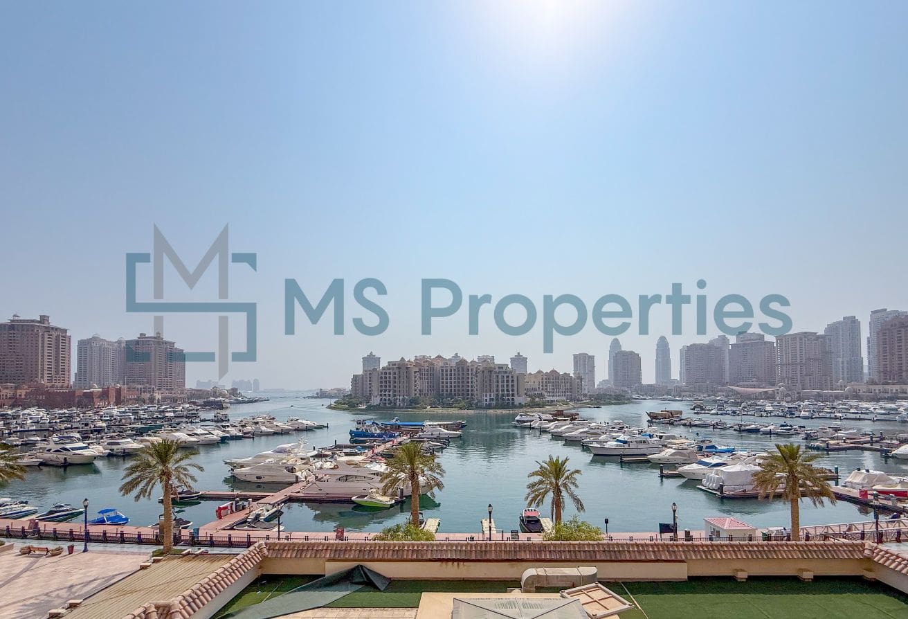 Marvelous 1BR Townhouse with Marina Balcony
