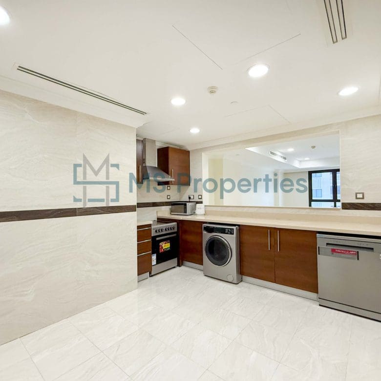 Contemporary 1BR Apartment with Great View