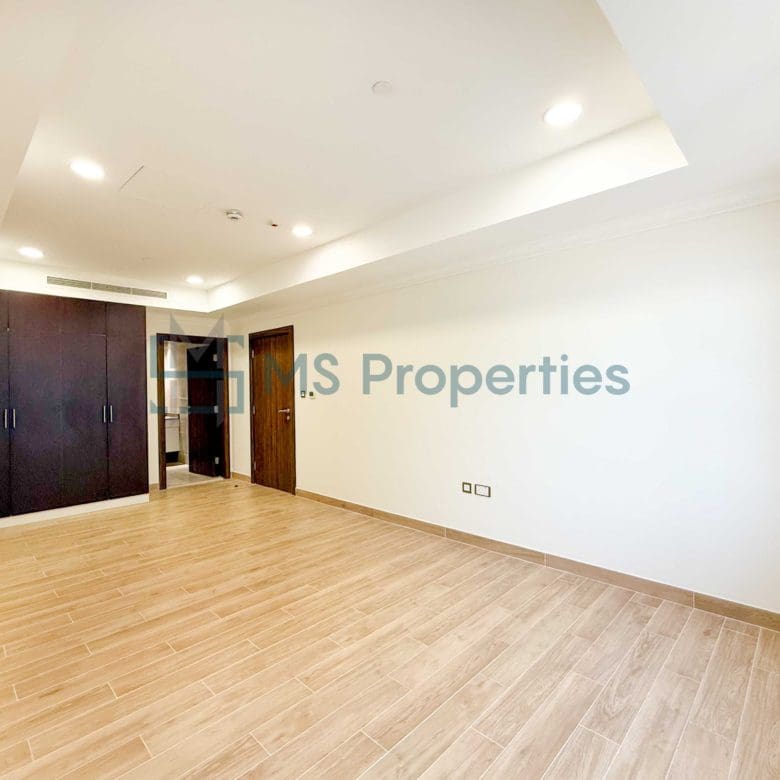 Contemporary 1BR Apartment with Great View