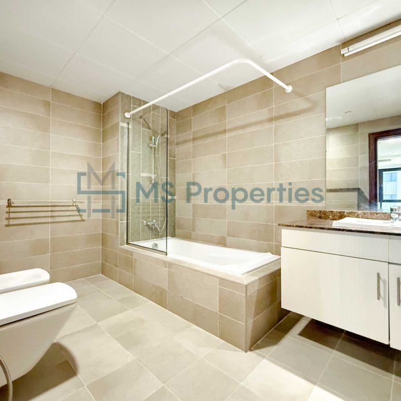 Contemporary 1BR Apartment with Great View