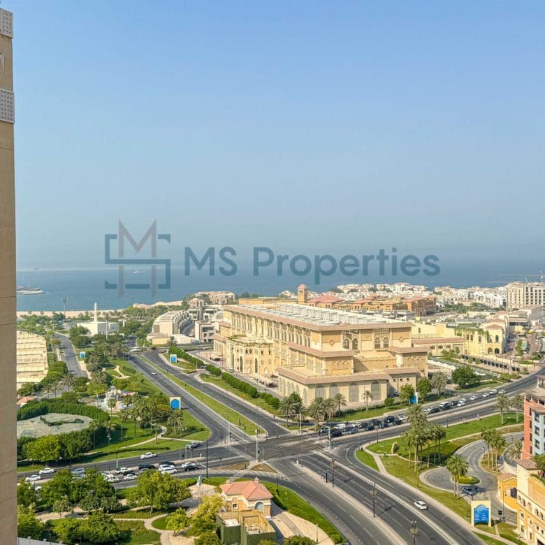 Contemporary 1BR Apartment with Great View