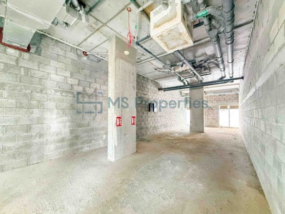 Available Commercial Shop for Rent in Fox Hills