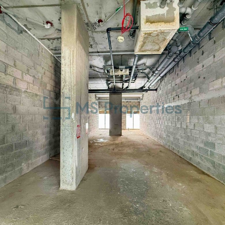 Available Commercial Shop for Rent in Fox Hills