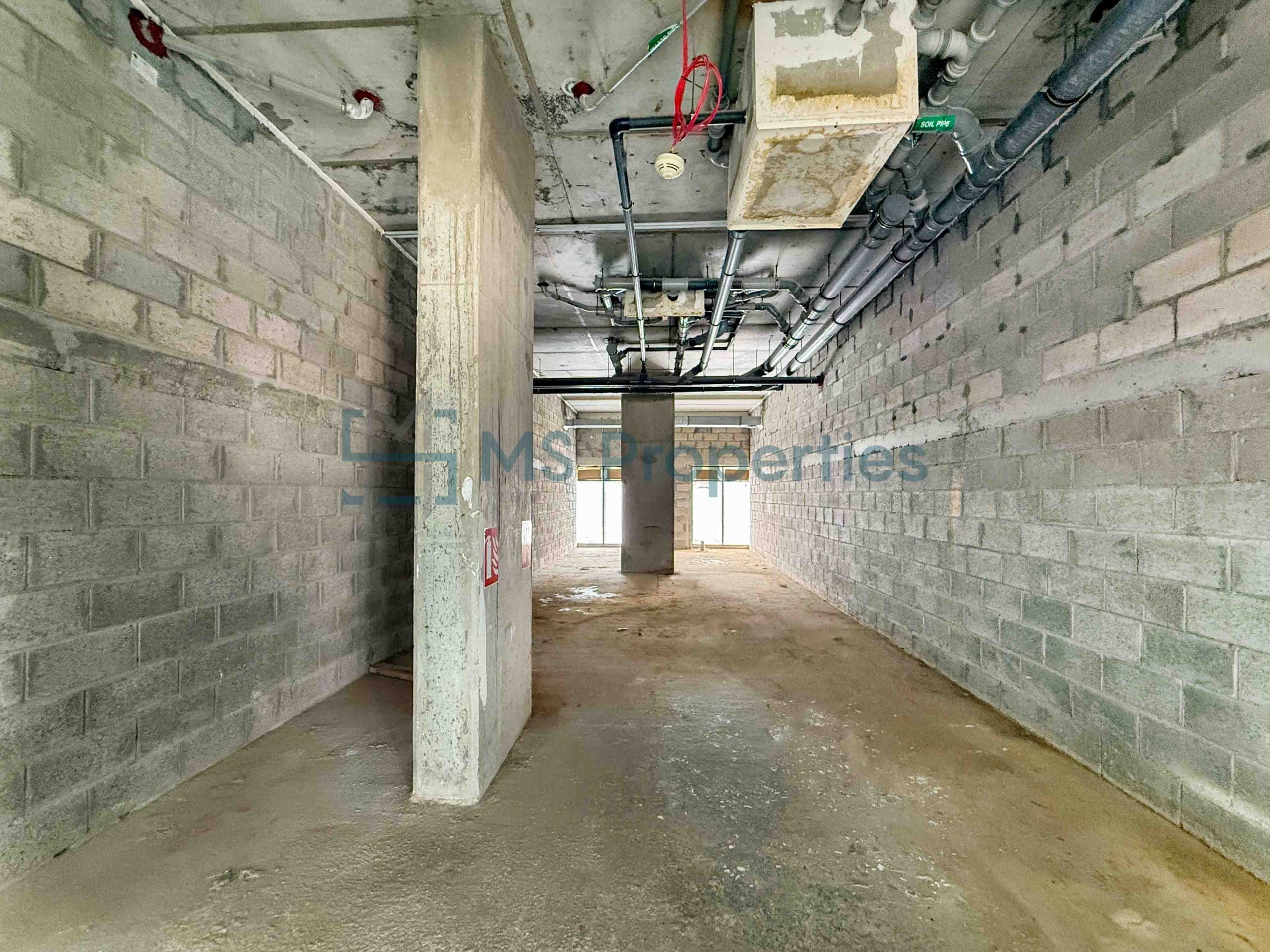 Available Commercial Shop for Rent in Fox Hills