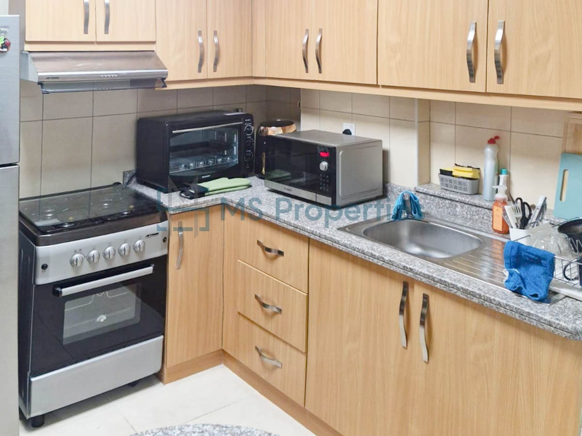 Contemporary 1BR Apartment with Balcony