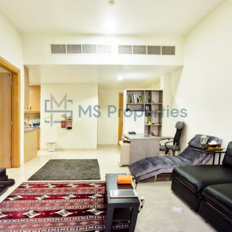 Contemporary 1BR Apartment with Balcony