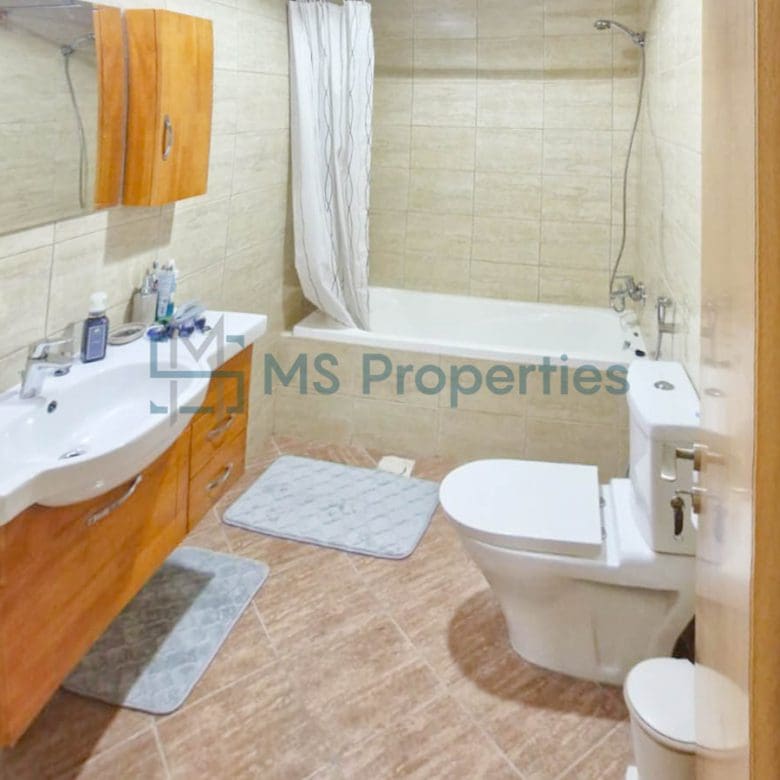 Contemporary 1BR Apartment with Balcony
