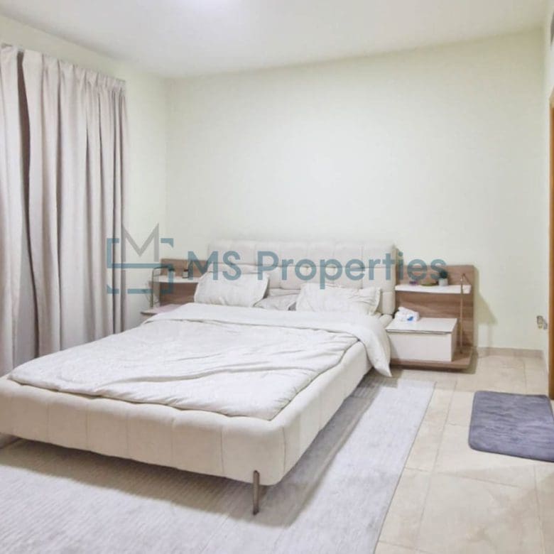 Contemporary 1BR Apartment with Balcony