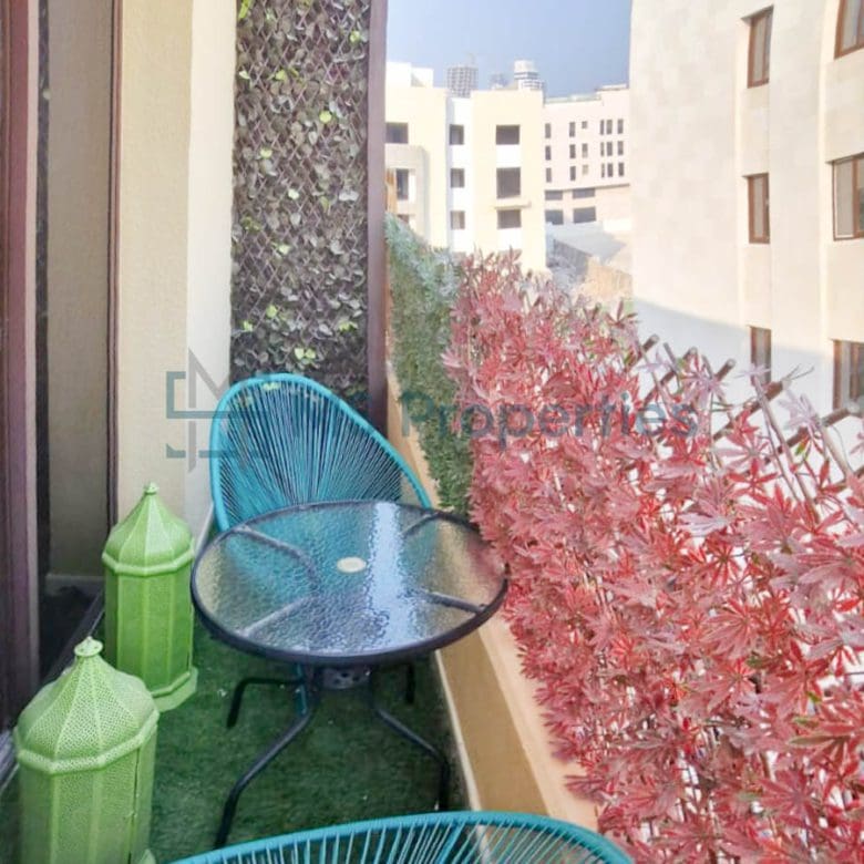 Contemporary 1BR Apartment with Balcony