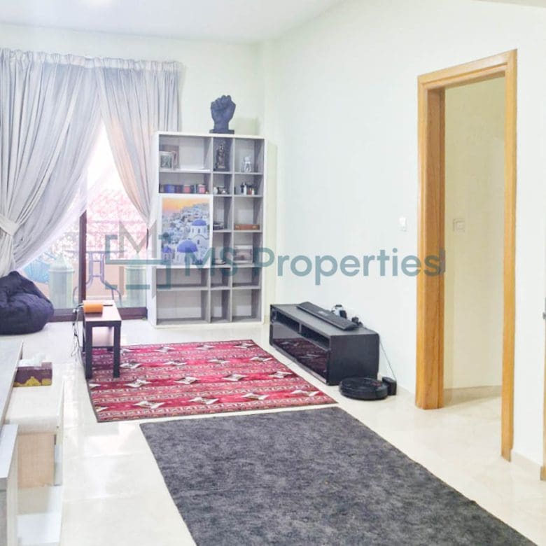 Contemporary 1BR Apartment with Balcony